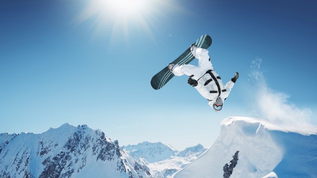 开云体育登录网站入口-《ApexLegends》天空之城地图大揭秘，战略层出不穷！